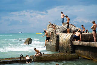 Illustration for article titled Sochi's History In Pictures, From Proletariat Retreat to Oligarch Playground